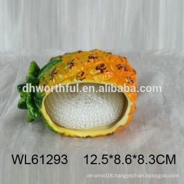 Ceramic sponge holder wih pineapple design